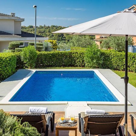 Lovely Istrian Apartment With A Private Swimming Pool And A Charming Garden Банджоле Экстерьер фото