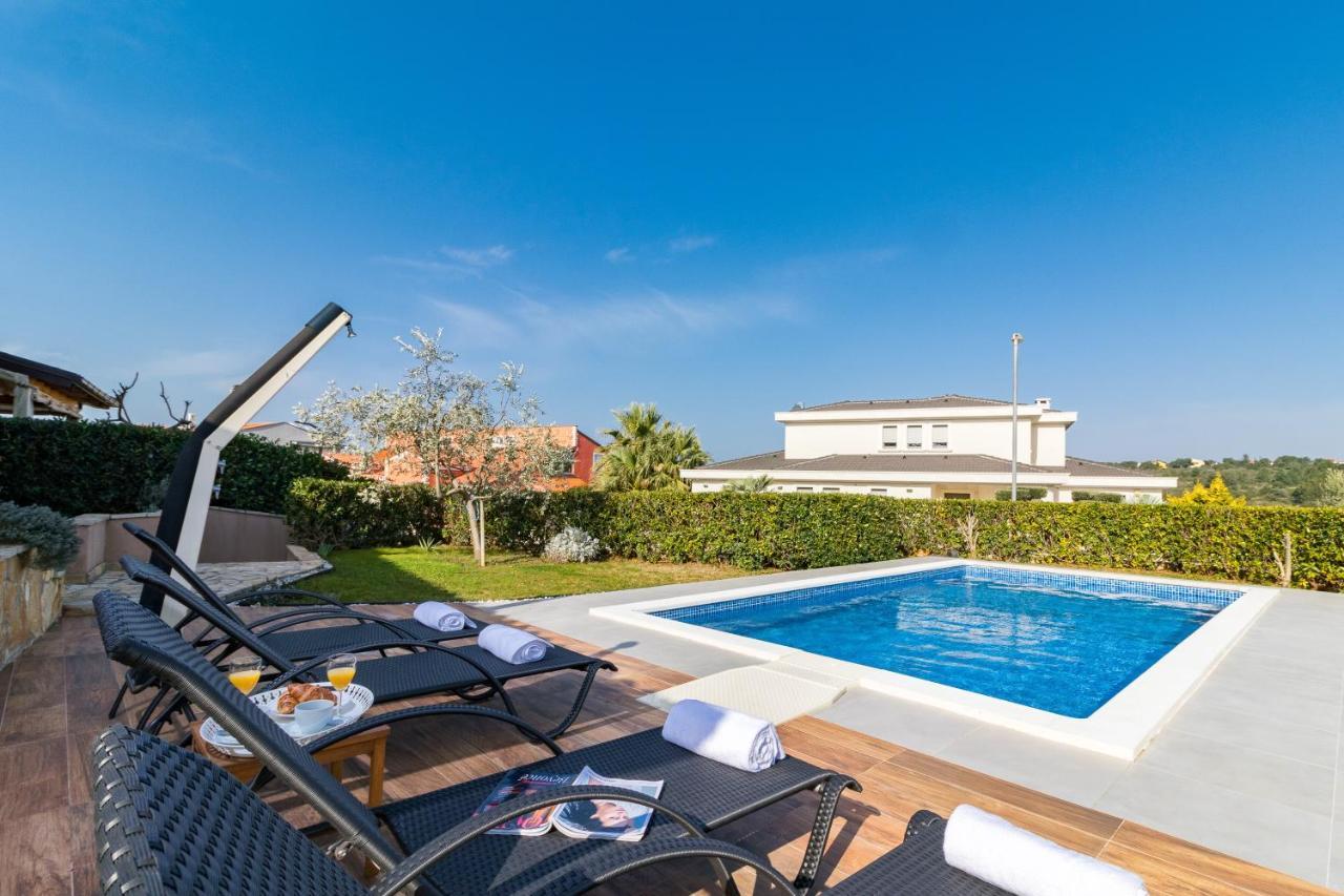 Lovely Istrian Apartment With A Private Swimming Pool And A Charming Garden Банджоле Экстерьер фото